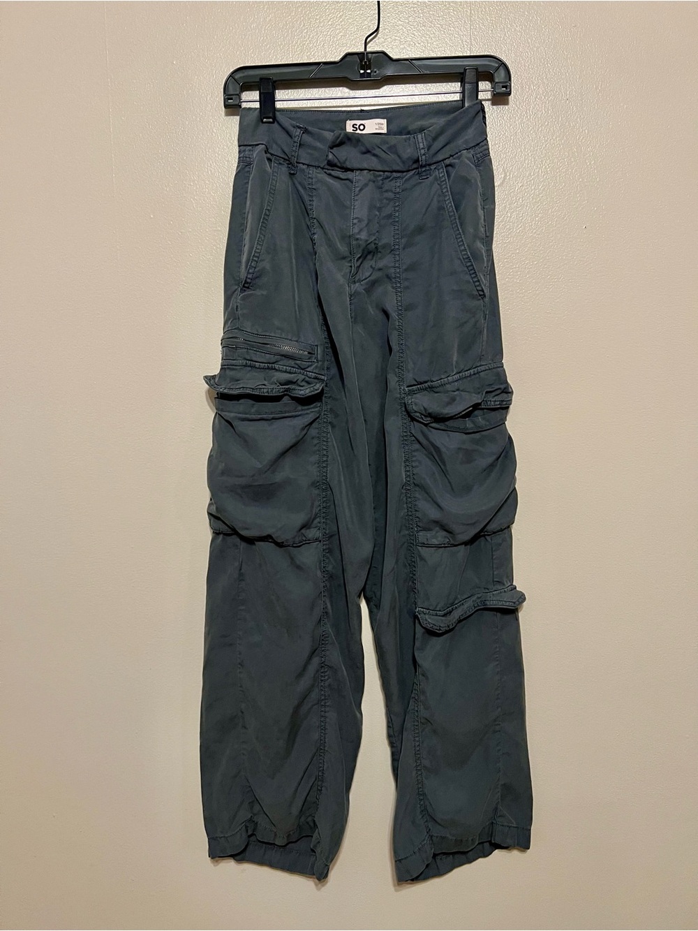 SO Woman’s Cargo Pants in Charcoal Gray